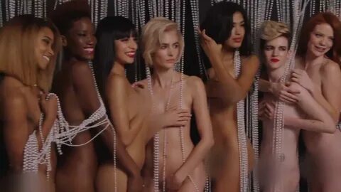 Next topmodel nude 💖 Ashley Graham poses nude on America's N