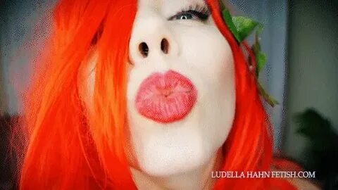 Ludella Hahn Twitterissä: "My #clip - Poison Kisses: Ivy Put