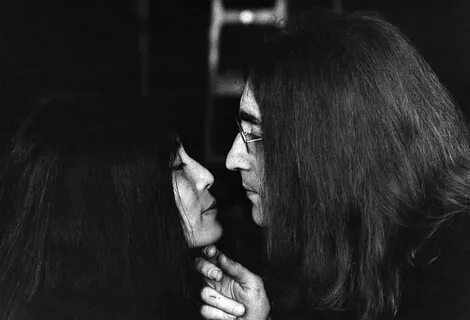 Tom Blau - John Lennon and Yoko Ono The Kiss Fine Art Print 