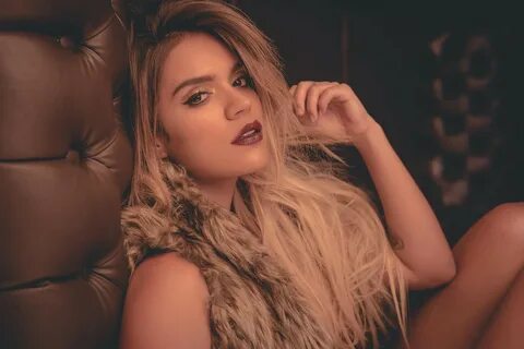 Karol G HD Wallpaper