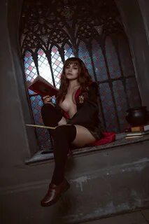 Kalinka Fox Nude Hermione Harry Potter Cosplay - NudeCosplay