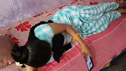 Горячая 20-летняя индийская бхабхи изменяет своему мужу и занимается ее пер...