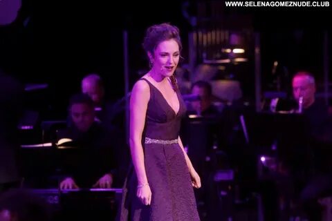 Famous Celebrity Bombshell Laura Osnes Pictures and Videos F