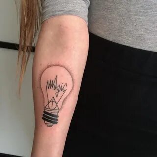 Minimalist Light Bulb Tattoo Small - Wiki Tattoo