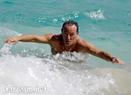 PHOTOS Bruce Springsteen shirtless on the beach in St. Barts