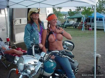 Real Biker Chicks !!! gallery 3/7