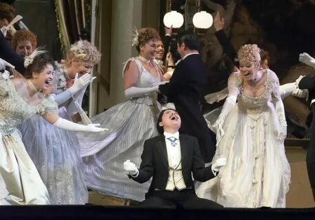 Новогодний показ оперетты Летучая мышь в Венской опере - Бин