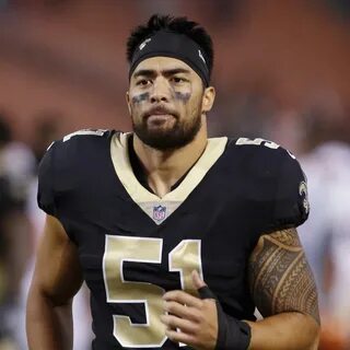 Manti Te'o, Girlfriend Jovi Nicole Engbino Get Married in Ca