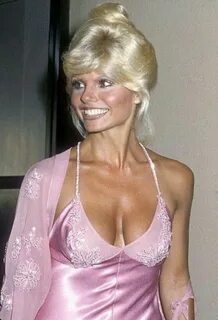 60+ Hot Photos Of Loni Anderson To Make You Fantasize About 