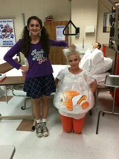 Darla and Nemo Costume Clever halloween costumes, Disney hal