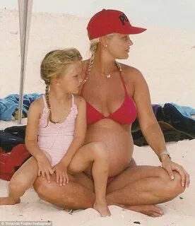 Yolanda Foster posts pregnant throwback snap with daughter G