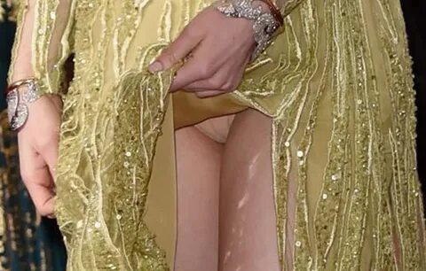 emma-stone-upskirt-okokoras-2.jpg - ImageTwist