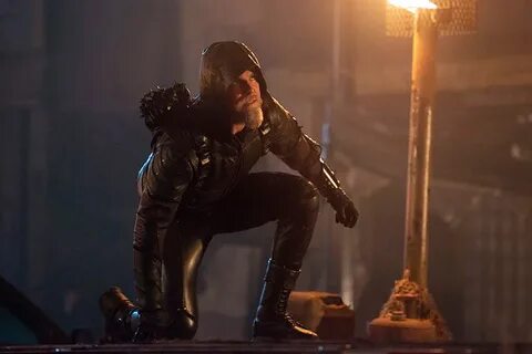 Legends of Tomorrow' First '2046' Photo of Future Oliver