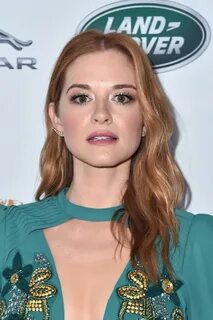 Sarah Drew Long Wavy Cut - Sarah Drew Hair Looks - StyleBist