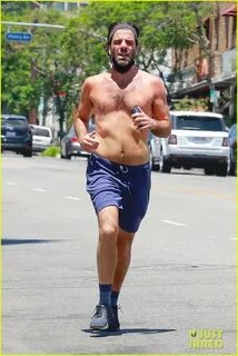 Zachary Quinto Goes Shirtless for a Run in L.A.: Photo 44720