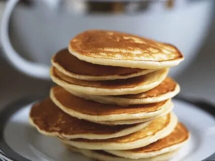 Healthy and delicious pancakes: mix 1 banana, 2 eggs, 10g of
