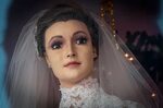 Мертвая невеста Ла Паскуалита: "живой" манекен в витрине сва