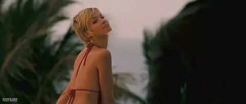 Эшли Скотт в купальнике - Добро пожаловать в рай! (2005) XCA