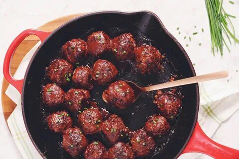Vegan meatballs with sweet & sour cranberry sauce Recipe Veg