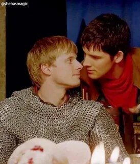 The quasi-kiss *-* Colin morgan, Merlin and arthur, Merthur
