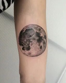 The moon by Pol tattoo Realistic moon tattoo, Creative tatto