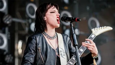 MICHAŁ LESISZ on Twitter: "Lizzy Hale from Halestorm @lizzyh