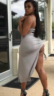 /ebony+big+booty+in+skirt+walking