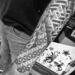 60 Labyrinth Tattoo Designs For Men - Maze Ink Ideas