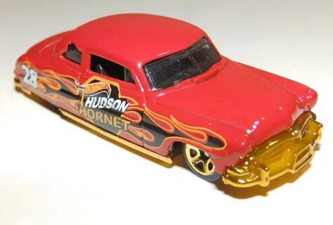 Машинка Hudson Hornet из базовой коллекции Hot Wheels Twindu