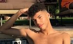 Drag Race' star Naomi Smalls leaves little to imagination ou
