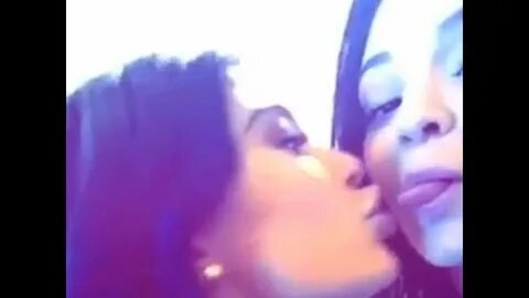 Kylie Jenner And Kendall Jenner Kissing In Snapchat Video - 