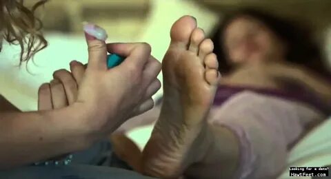 celeb feet scenes - Kathryn Hahn gets a foot massage - YouTu