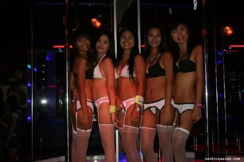 Nackte Thai Bar Girls - Nacktbilder von Asiatinnen