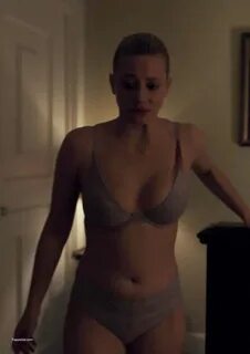 Lili Reinhart Nude and Sexy Photo Collection - Fappenist