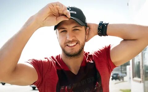 Don't Miss Luke Bryan Shakin' It on His "Kill The Lights" To