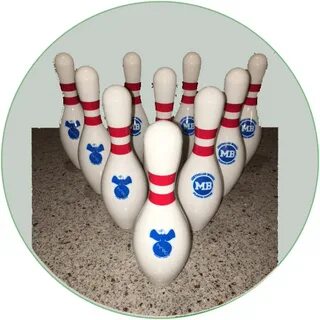 Lot of 7 Miniature Bowling Pins Sports & Outdoor Recreation 