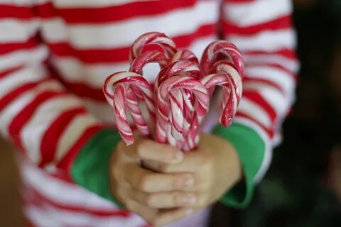 Can My Toddler Eat a Candy Cane? POPSUGAR Family