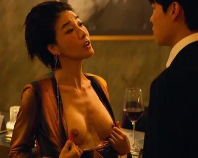 South Korean actress Jin Seo-Yeon bares beautiful breasts in