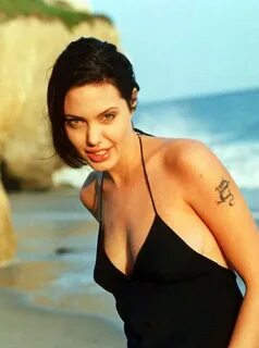 Angelina Jolie Hot Sexy Bikini Images - Navel Queens