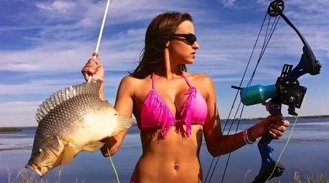 Bikini Bowfishing Охотники, Женщина