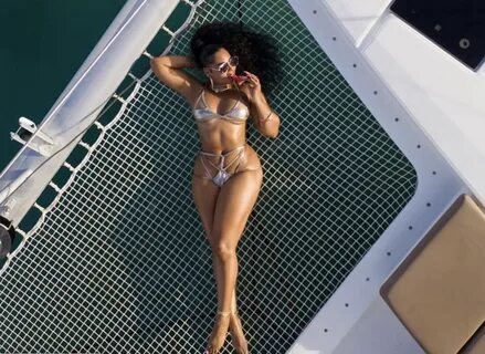 Ashanti celebrates 40th birthday by flaunting toned bikini b