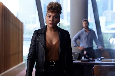 4K Emmy Raver-Lampman Fonds d'écran Images