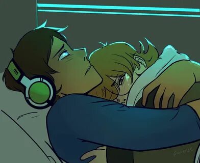 Homesick Lance comforting a homesick Pidge from Voltron Lege