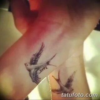 Фото тату птицы на запястье 17.08.2018 № 011 - tattoo of a b