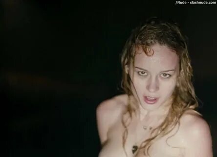 Brie Larson Topless In Tanner Hall - Photo 26 - /Nude