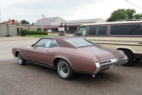 File:69 Buick Riviera (14530659445).jpg - Wikimedia Commons