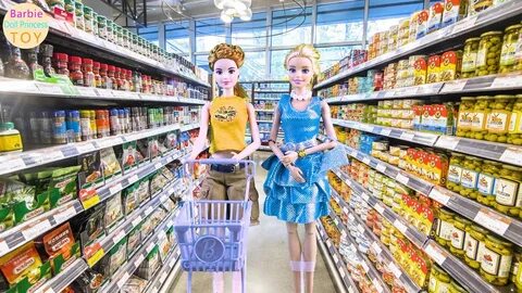 Barbie supermarket toys, Barbie wearing new clothes and frie