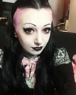 Pin by Courtney on Beautiful Goth Ladies Goth beauty, Goth e
