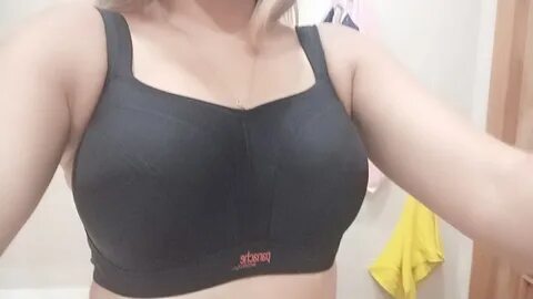 Sports bra that doesn't smash boobs together