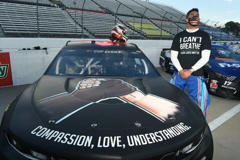 Crowd Boos Bubba Wallace After He’s Announced, Cheers After 